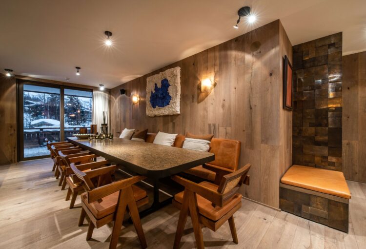 Ski In & Out Chaletapartments Princess Two Luxus Chalet Österreich Esstisch