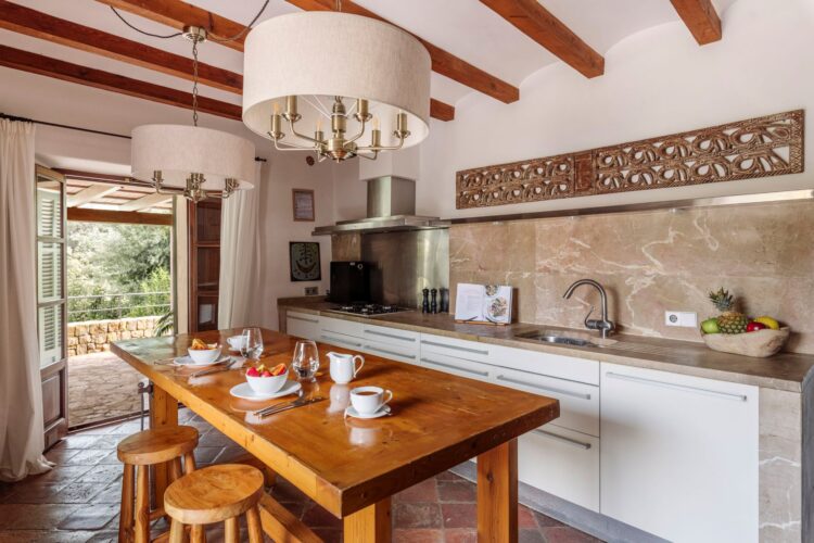 Son Balagueret Aerial Luxus Finca Mallorca Mieten Küche