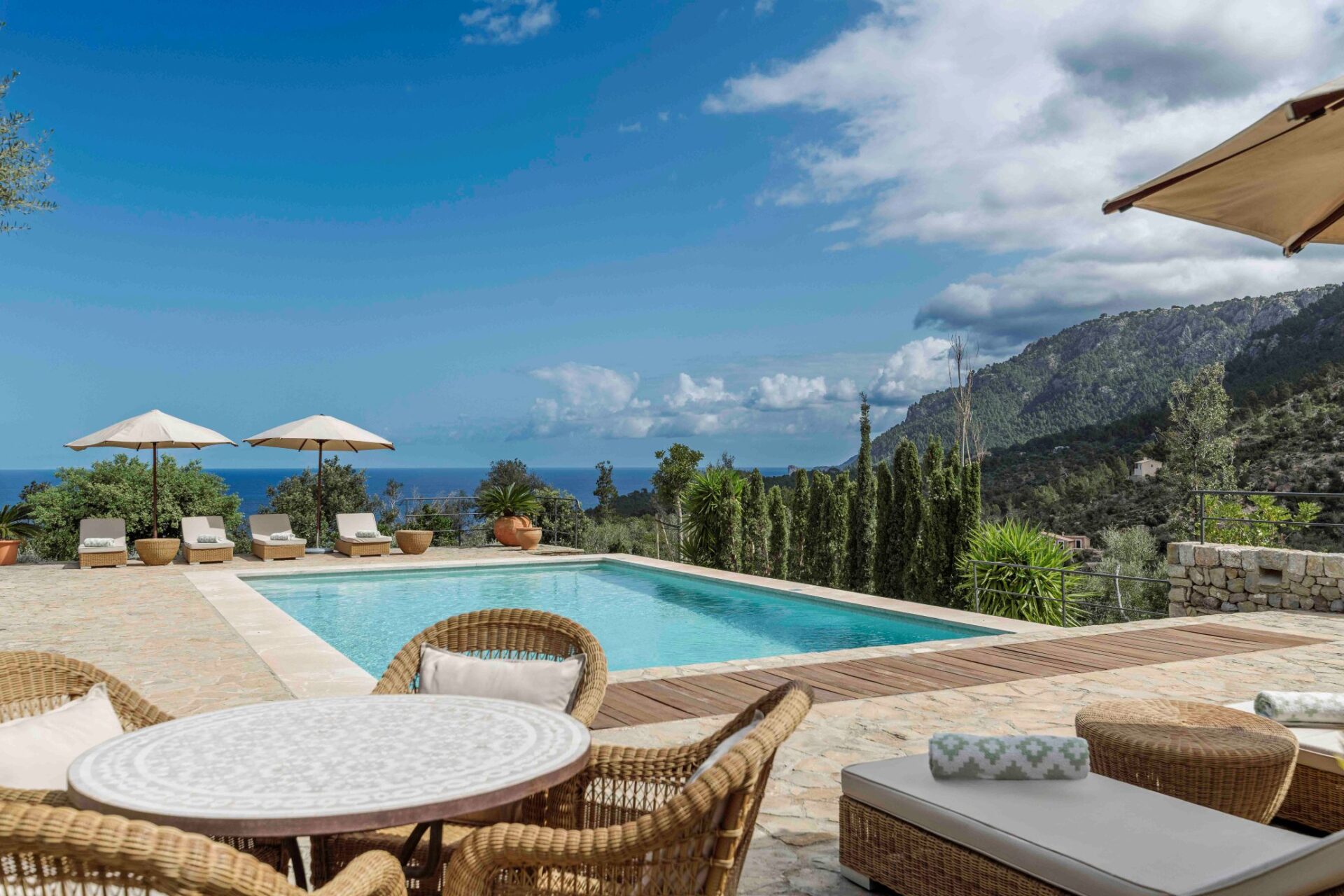 Son Balagueret Aerial Luxus Finca Mallorca Mieten Poolbereich