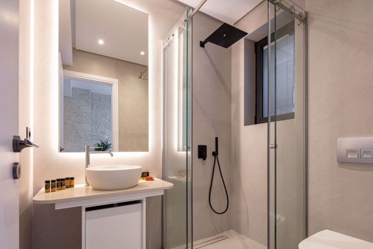 Sophisticated Escape Luxus Ferienhaus Kreta Mieten Dusche