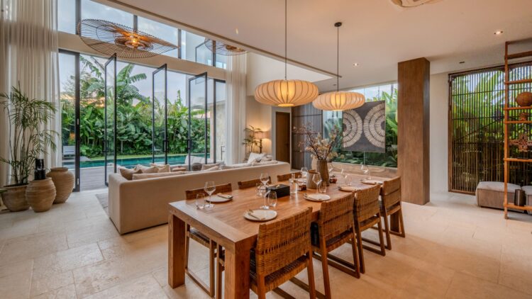 The Palm House Luxus Ferienhaus Bali Mieten Esstisch