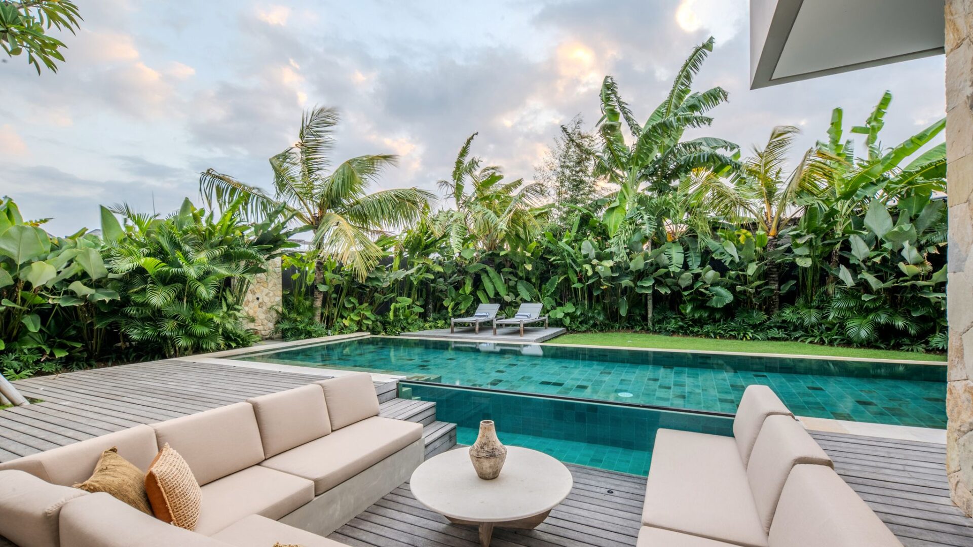 The Palm House Luxus Ferienhaus Bali Mieten Lounge