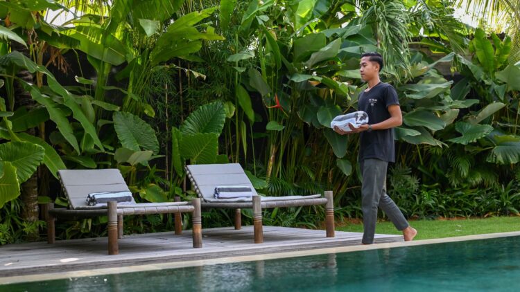The Palm House Luxus Ferienhaus Bali Mieten Service