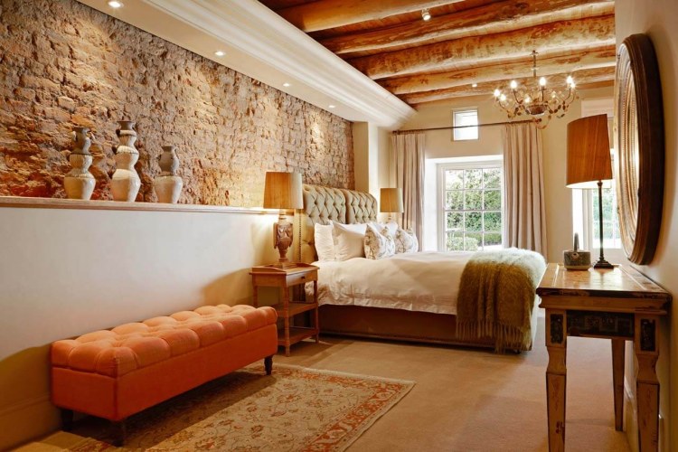 The Sophisticated Winelands Schlafzimmer 2