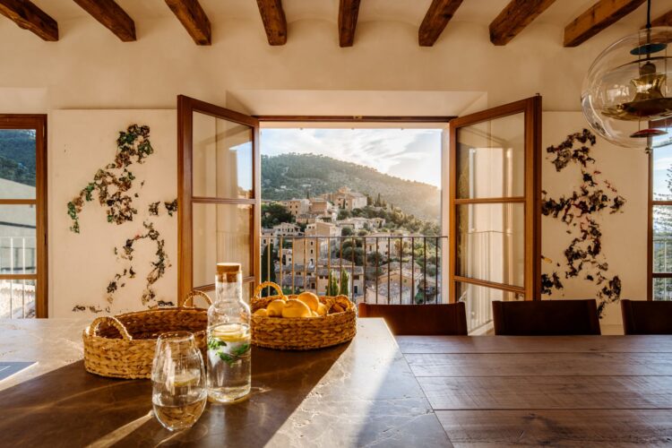 Tramuntana Hideaway Luxus Ferienhaus Mallorca Mieten Ausblick Küche