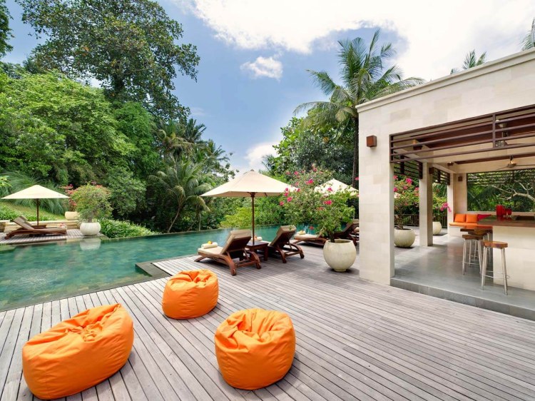 Villa Alam Bali Pooldeck Sitzsaecke