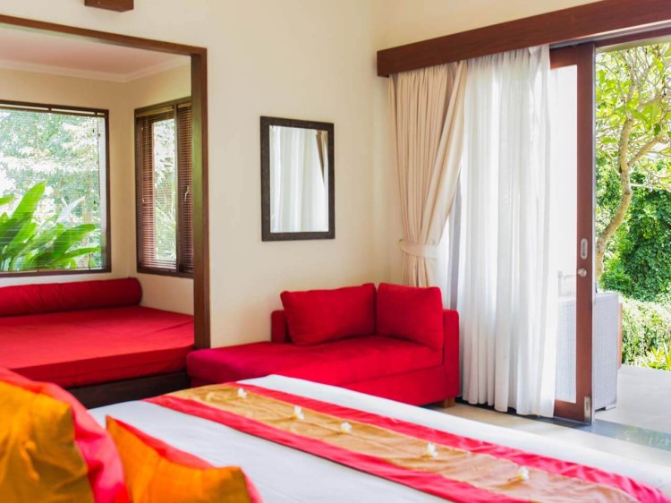 Villa Alam Bali Rotes Schlafzimmer
