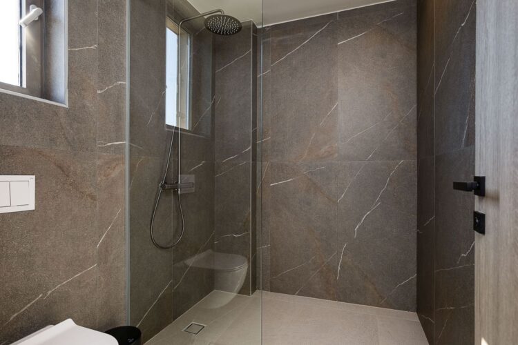 Villa Almyra Luxus Ferienhaus Kreta Am Meer Mieten Dusche