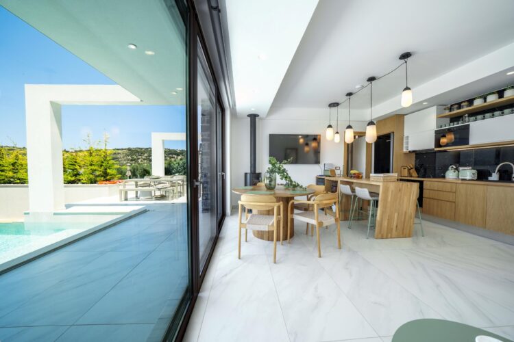 Villa Almyrida Luxus Ferienhaus Kreta Mieten Esstisch