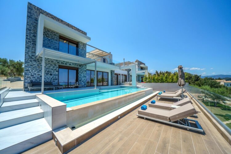 Villa Almyrida Luxus Ferienhaus Kreta Mieten Liegen