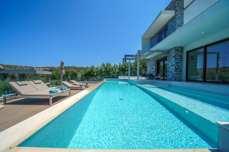 Villa Almyrida Luxus Ferienhaus Kreta Mieten Pool Area