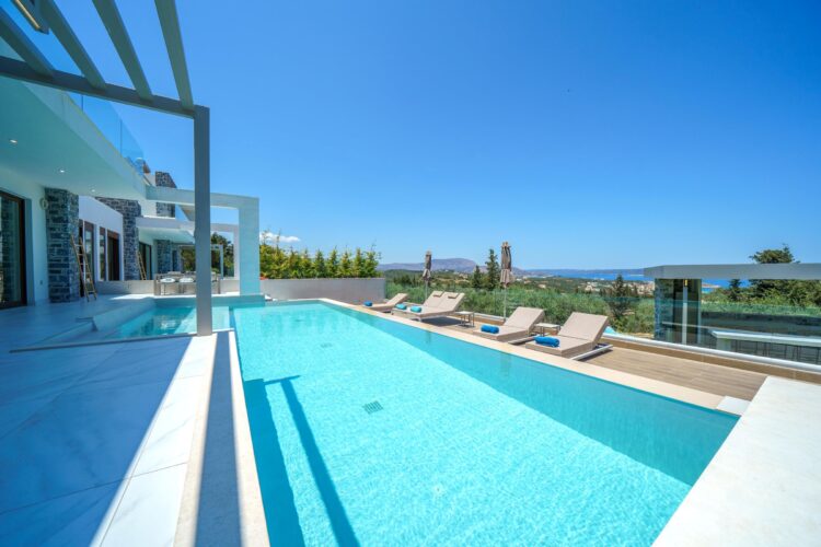 Villa Almyrida Luxus Ferienhaus Kreta Mieten Pool Bereich