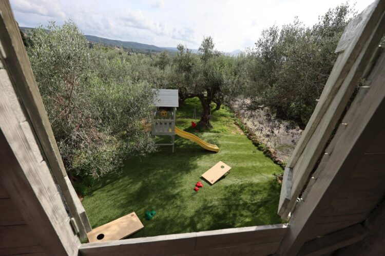 Villa Althaia Luxus Ferienhaus Peloponnes Griechenland Mieten Spielplatz