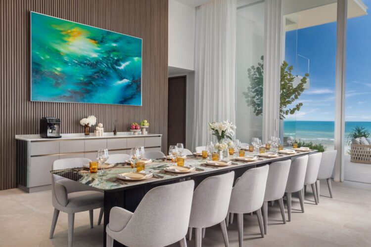 Villa Amann Luxus Ferienhaus Phuket Thailand Am Strand Mieten Esstisch