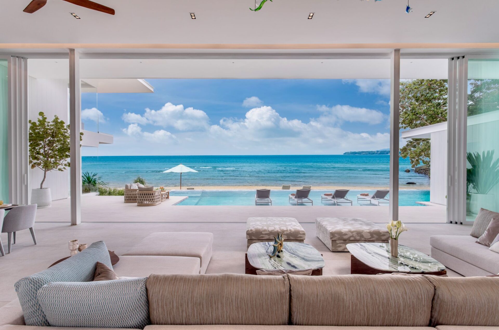 Villa Amann Luxus Ferienhaus Phuket Thailand Am Strand Mieten Wohnzimmer