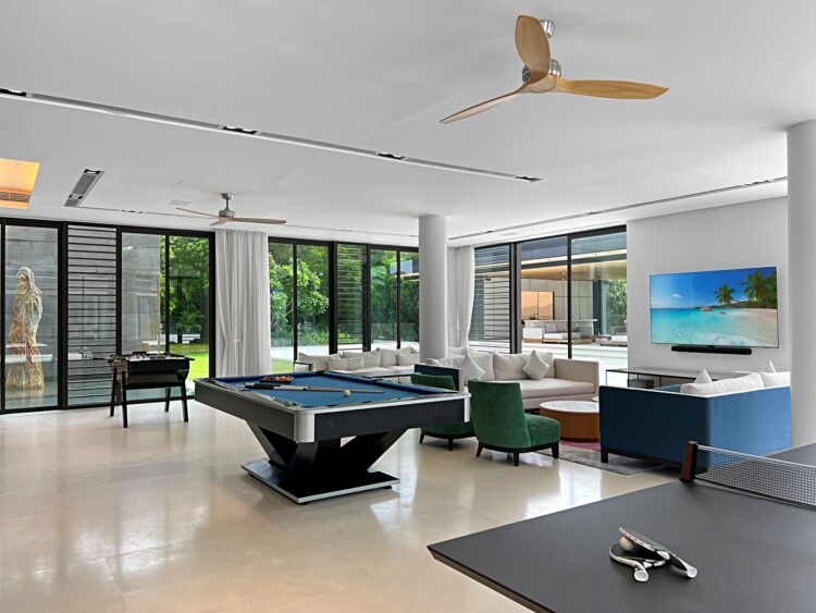Villa Amarasara Luxus Ferienhaus Phuket Mieten Billiard