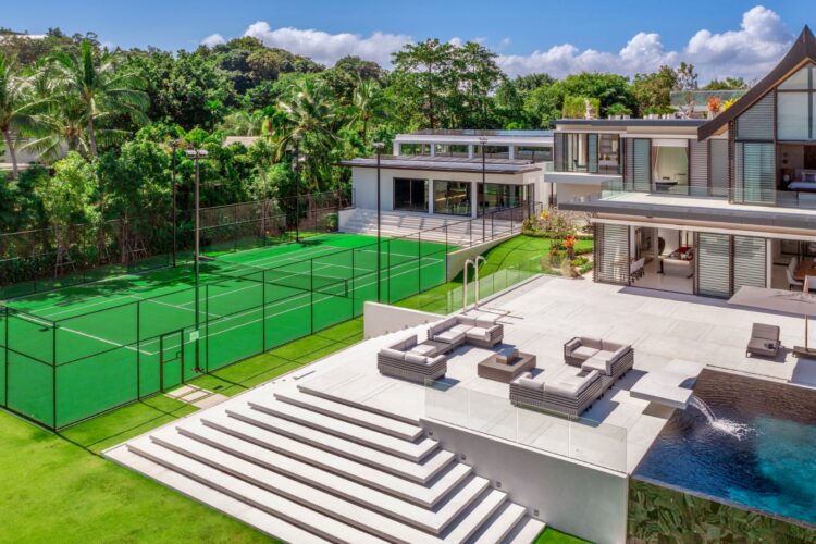Villa Amarasara Luxus Ferienhaus Phuket Mieten Tennisplatz