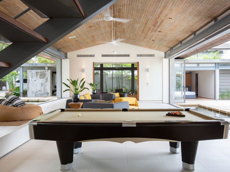 Villa Amarelo Luxus Ferienhaus Phuket Am Strand Mieten Billiard