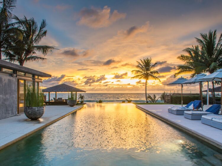 Villa Amarelo Luxus Ferienhaus Phuket Am Strand Mieten Poolbereich