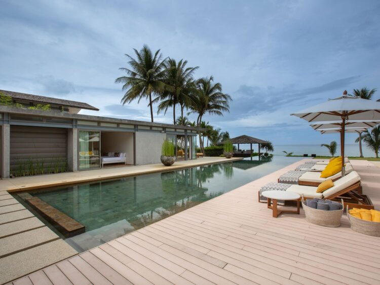 Villa Amarelo Luxus Ferienhaus Phuket Am Strand Mieten Poolterrasse