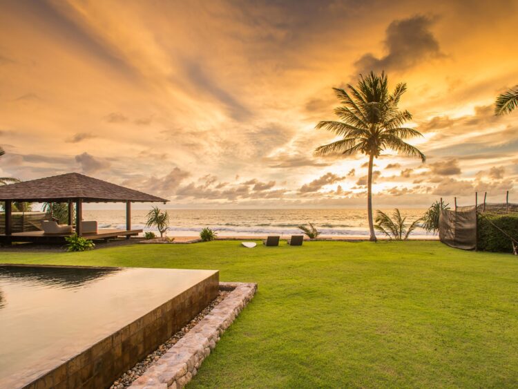 Villa Amarelo Luxus Ferienhaus Phuket Am Strand Mieten Sunset