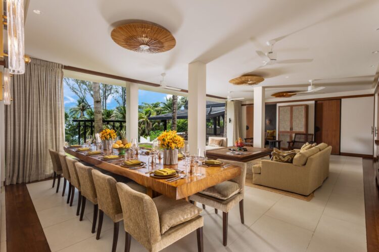 Villa Analaya Luxus Ferienhaus Phuket Mieten Esstisch