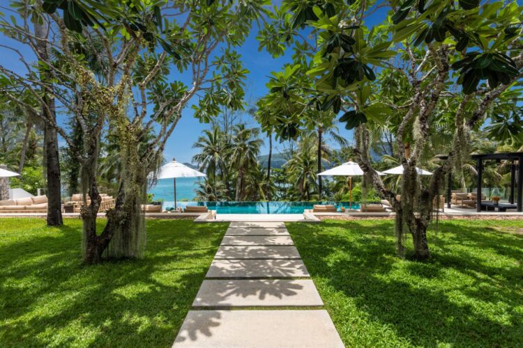 Villa Analaya Luxus Ferienhaus Phuket Mieten Garten