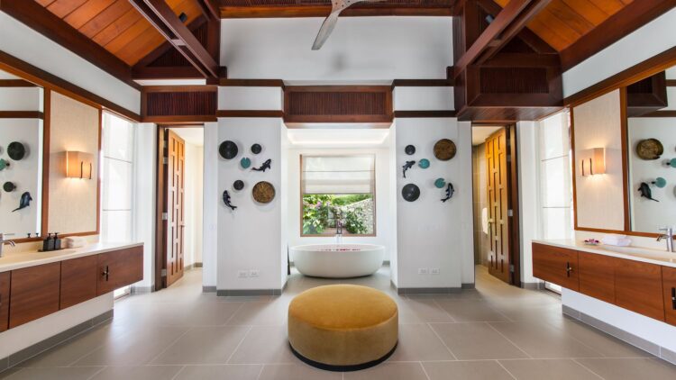 Villa Analaya Luxus Ferienhaus Phuket Mieten Masterbad 1