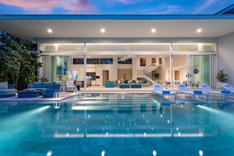 Villa Anda Luxus Ferienhaus Ohuket Thailand Am Strand Mieten Pool By Night