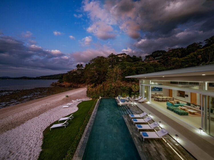 Villa Anda Traumhafte Beachfront Villa Phuket Thailand Außenansicht Am Abend