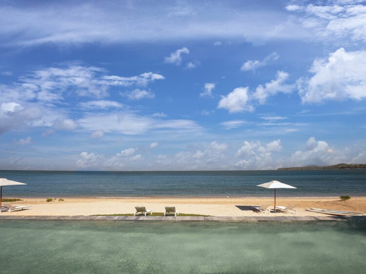 Villa Anda Traumhafte Beachfront Villa Phuket Thailand Detail Pool Und Meer