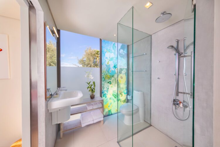 Villa Aqua Luxus Ferienhaus Phuket Am Strand Mieten Dusche
