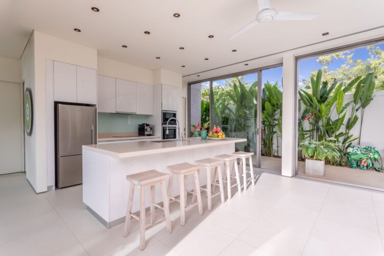 Villa Aqua Luxus Ferienhaus Phuket Am Strand Mieten Küche