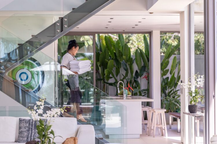 Villa Aqua Luxus Ferienhaus Phuket Am Strand Mieten Service