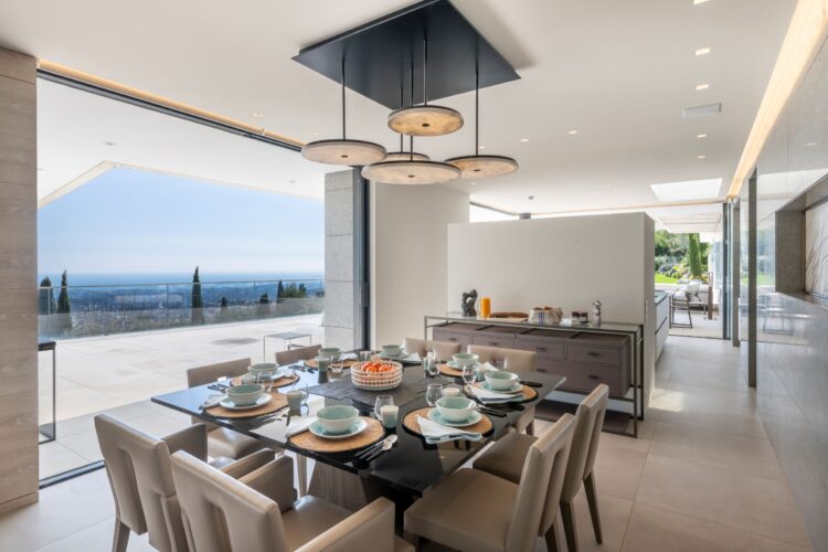 Villa Arome Luxus Ferienhaus Cote D Azur Mieten Esstisch
