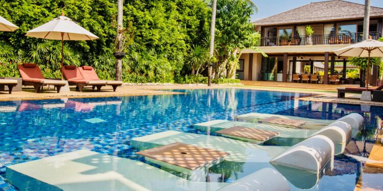 Villa Baan Puri Luxus Ferienhaus Koh Samui Pool Mit Liegen