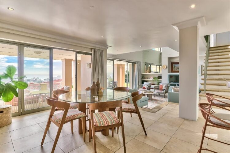 Villa Bantry Bay Luxus Ferienhaus Kapstadt Mieten Esstisch