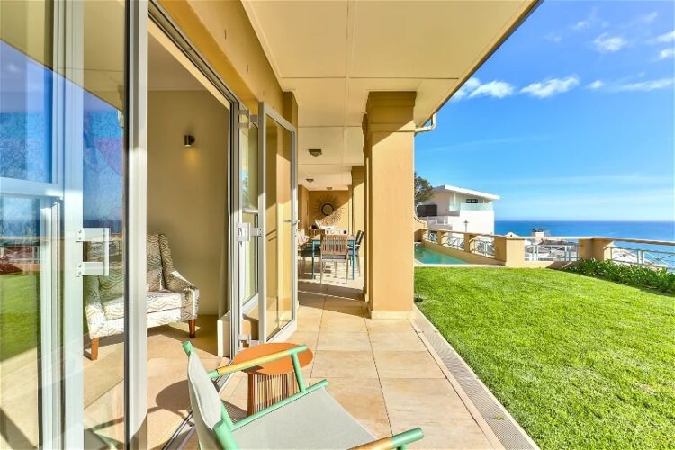 Villa Bantry Bay Luxus Ferienhaus Kapstadt Mieten Terrasse
