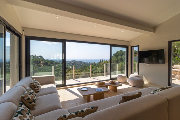 Villa Barbigoua Luxus Ferienhaus Cote D Azur Mieten Couch