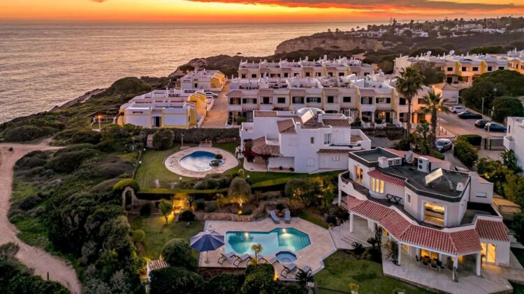 Villa Benagil Views Luxus Ferienhaus Algarve Am Meer Mieten Lage