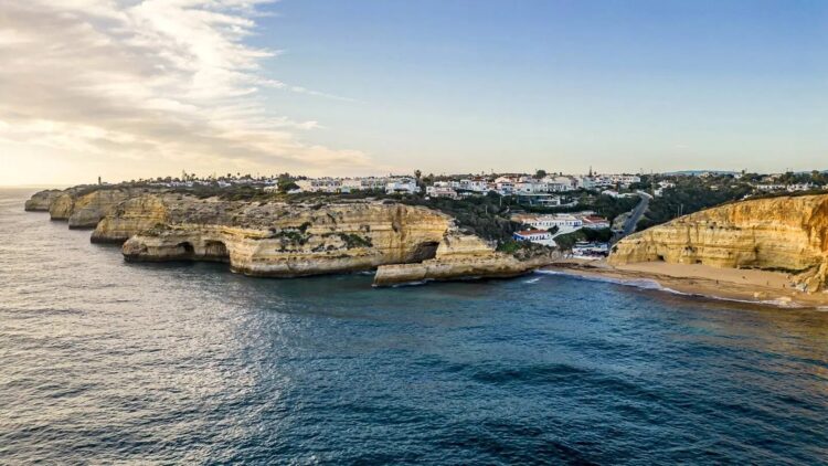 Villa Benagil Views Luxus Ferienhaus Algarve Am Meer Mieten Umgebung