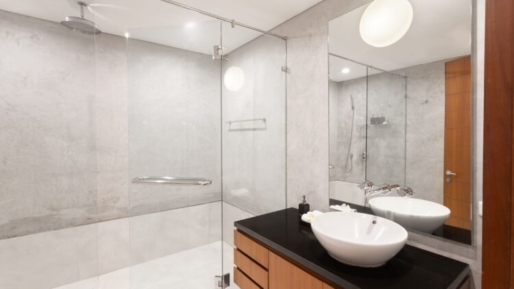 Villa Benyasiri Luxus Ferienhaus Phuket Thailand Mit Pool Mieten Dusche