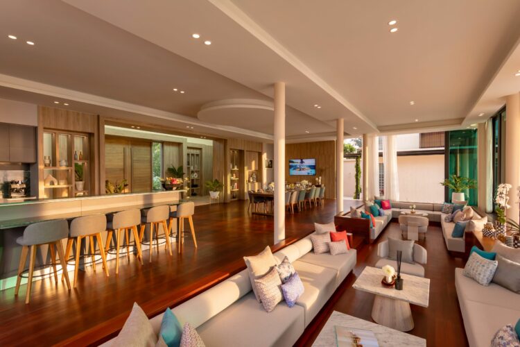 Villa Boonta Luxus Ferienvilla Phuket Thailand Wohnbereich Mit Bartresen