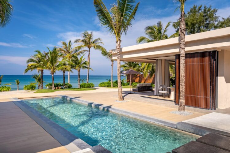 Villa Boonta Luxus Villa Phuket Thailand Wohnlandschaft Vorderer Pool