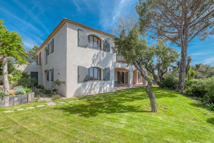 Villa Boullabaisse Luxus Ferienhaus Cote D Azur Mieten Rasen