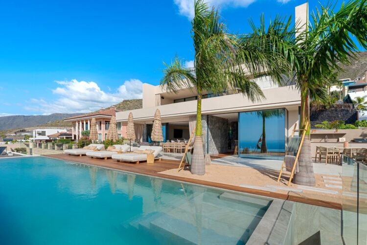 Villa Calima Luxus Ferienhaus Teneriffa Mieten Palmen