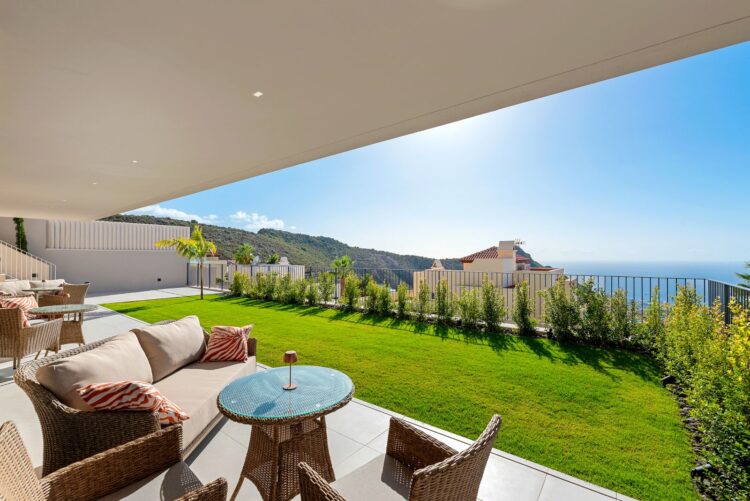 Villa Calima Luxus Ferienhaus Teneriffa Mieten Rasen