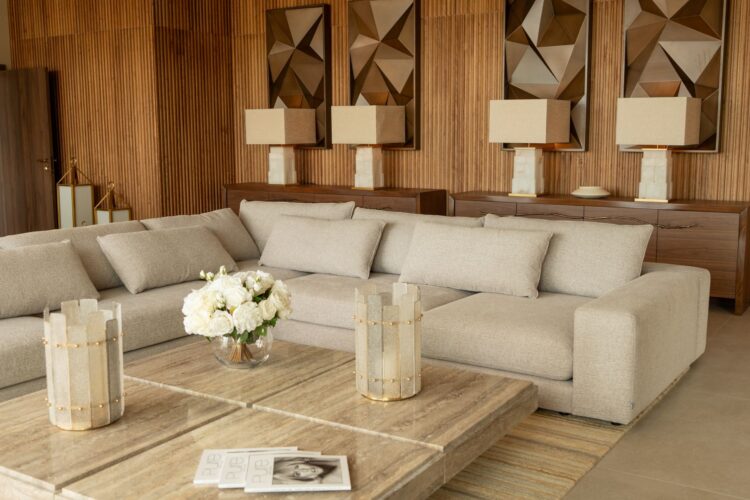 Villa Cesar Luxus Ferienhaus Cote D Azur Mieten Couch