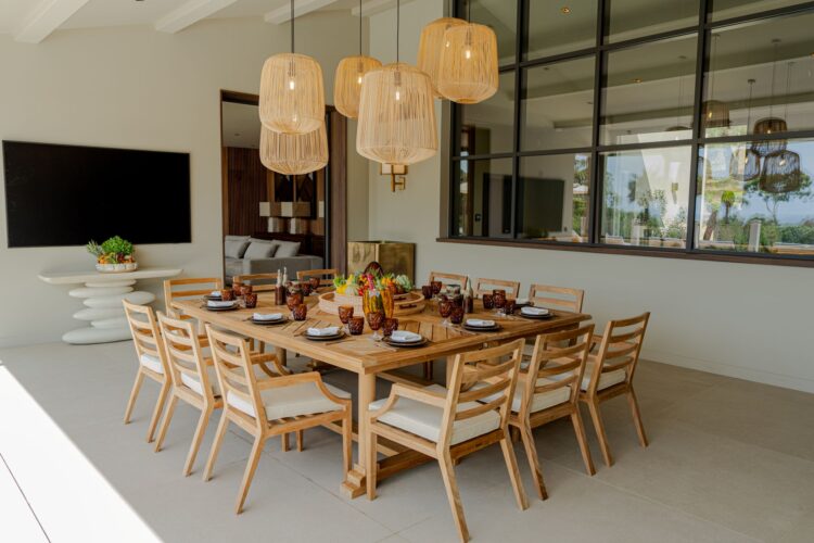Villa Cesar Luxus Ferienhaus Cote D Azur Mieten Esstisch