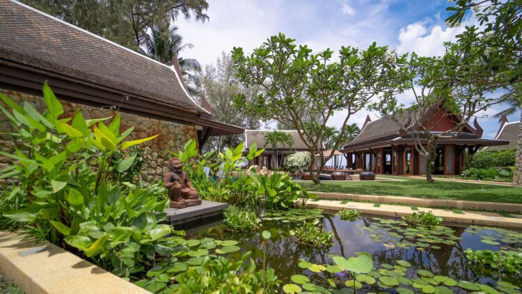 Villa Chada Luxus Ferienhaus Phuket Am Meer Mieten Garten